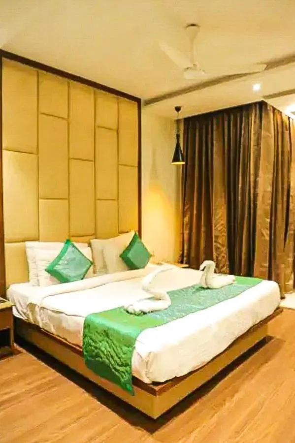 Hotel Delux Plaza By WB Inn Agra